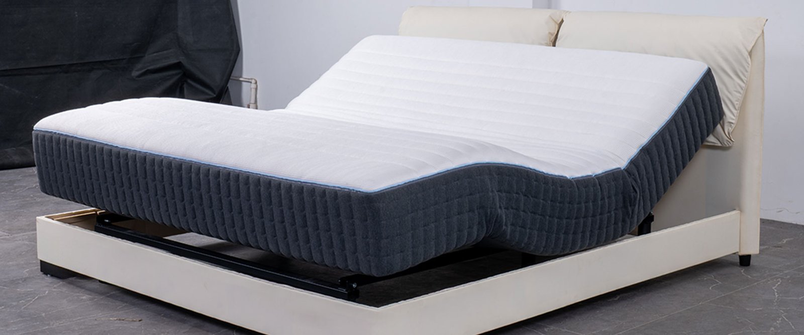 The lifting scene of smart electric mattress